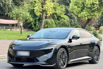 阿维塔12 2023款 650 三激光四驱性能版