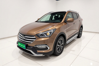 现代 胜达 2017款 2.0T 自动两驱智能型 7座