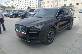 林肯 冒险家 2022款 2.0T 两驱尊享版