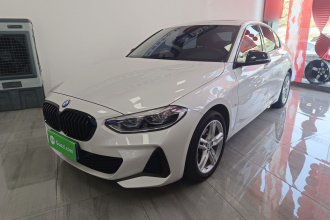 宝马1系 2021款 改款 120i M运动曜夜版