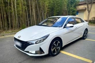 现代 伊兰特 2022款 1.5L CVT LUX尊贵版