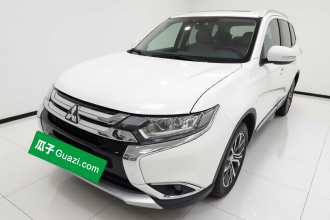 三菱 欧蓝德 2017款 2.0L 两驱荣耀版 5座