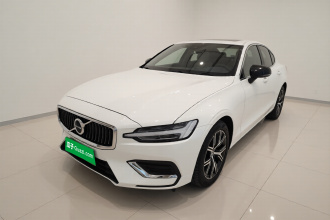 沃尔沃S60 2025款 B4 智逸豪华版