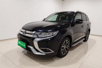 三菱 欧蓝德 2018款 2.4L 四驱精英版 5座