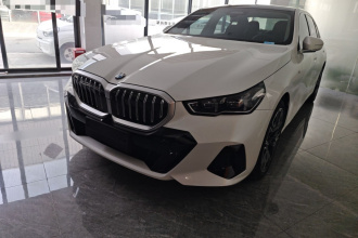 宝马5系 2025款 530Li 尊享型 M运动套装