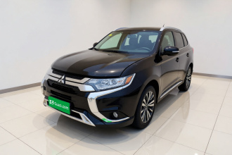 三菱 欧蓝德 2021款 2.0L 两驱畅享版 5座