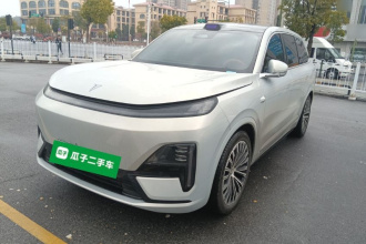 深蓝汽车 深蓝S09 2025款 四驱Ultra+ 高定版