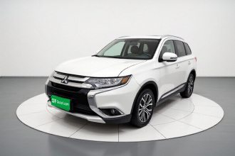 三菱 欧蓝德 2018款 2.0L 两驱荣耀版 5座