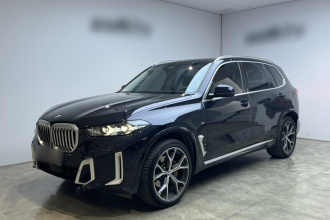 宝马X5 2023款 xDrive 30Li 尊享型M运动套装
