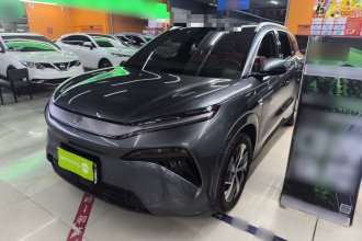 比亚迪 唐L 2025款 DM 215KM激光雷达旗舰型