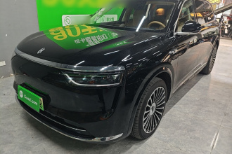 鸿蒙智行 问界M8 2025款 增程 Ultra版 53.4kWh 6座版 (192线激光雷达）