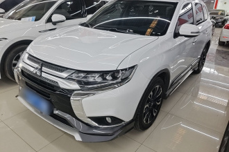 三菱 欧蓝德 2020款 2.4L 四驱致享版 5座
