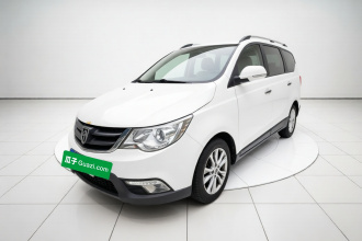 宝骏730 2014款 1.5L 手动豪华导航ESP版 7座