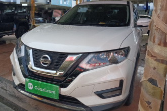 日产 奇骏 2022款 2.0L 两驱智联舒享版