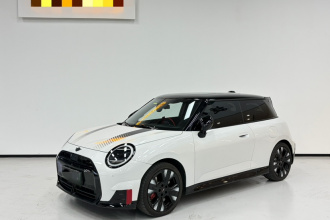 电动MINI COOPER JCW 2025款 JOHN COOPER WORKS