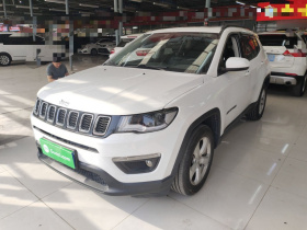 Jeep 指南者 2020款 220T 自动精英版