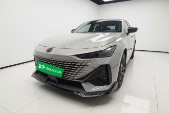 长安UNI-V 2022款 1.5T 尊贵型