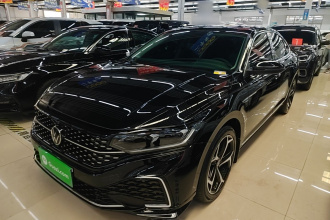 大众 帕萨特 2025款 出众款 380TSI 星空龙腾版