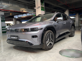 长安启源E07 2025款 纯电 四驱 90kWh Ultra高性能版