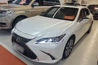 雷克萨斯ES 2023款 200 卓越版