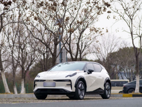 极氪X 2023款 四驱YOU版 4座