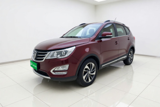 宝骏560 2015款 1.8L 手动豪华型