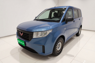 五菱汽车 五菱宏光PLUS 2020款 1.5L 手动标准型 5座