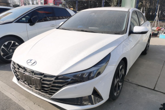 现代 伊兰特 2022款 1.5L CVT LUX尊贵版