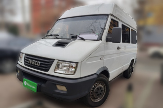 依维柯得意 2017款 2.5T A35客车5-7座47Z5