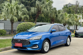 福特 福克斯 2021款 三厢 EcoBoost 180 自动锋潮型