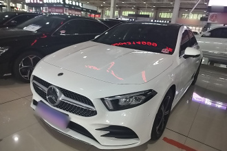 奔驰A级 2022款 改款三 A 200 L 运动轿车时尚型