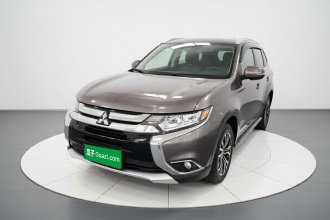 三菱 欧蓝德 2017款 2.0L 两驱荣耀版 5座