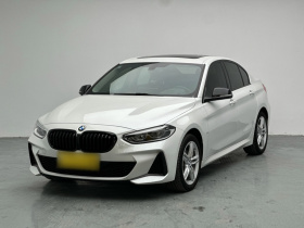 宝马1系 2021款 120i M运动曜夜版