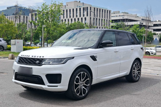 路虎 揽胜运动版 2021款 3.0 L6 耀黑版