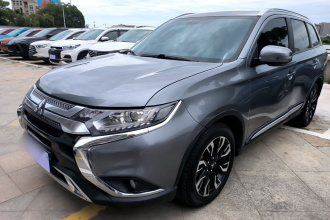 三菱 欧蓝德 2020款 2.0L 两驱畅享版 5座