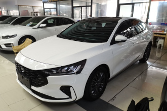 福特 福克斯 2022款 三厢 EcoBoost 180 自动竞速版