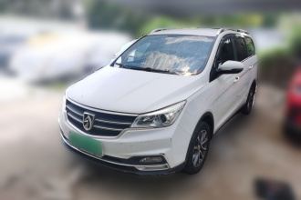 宝骏730 2019款 1.5L 手动时尚型 7座 国VI