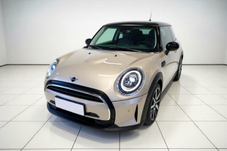 MINI 2023款 改款 1.5T COOPER 艺术家