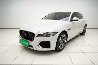 捷豹XFL 2023款 XFL 2.0T P200 两驱精英豪华版