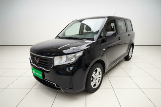 五菱汽车 五菱宏光PLUS 2019款 1.5T 手动标准型 5座