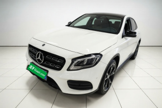 奔驰GLA 2018款 GLA 220 4MATIC 运动型