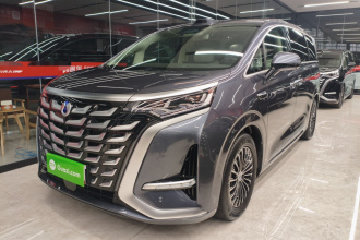 腾势D9 2025款 DM-i 智驾版 1020 四驱旗舰型