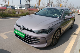 大众 帕萨特 2025款 Pro 380TSI 龙尊版