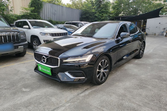沃尔沃S60 2020款 T4 智逸豪华版
