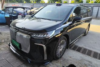 岚图汽车 岚图梦想家 2025款 PHEV 四驱尊贵鲲鹏版