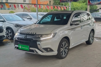 三菱 欧蓝德 2020款 2.0L 两驱畅享版 7座