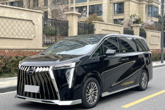 广汽传祺 传祺M8 2023款 宗师系列 双擎 御尊版