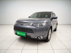 三菱 欧蓝德(进口) 2014款 2.4L 四驱豪华超值版 5座