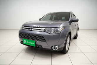 三菱 欧蓝德(进口) 2014款 2.4L 四驱豪华超值版 5座