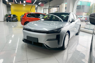 吉利银河 银河L6 2025款 EM-i 140km 探索+版